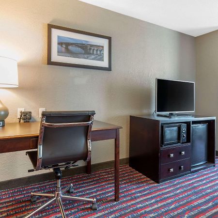 Comfort Suites Fairview Heights Bagian luar foto
