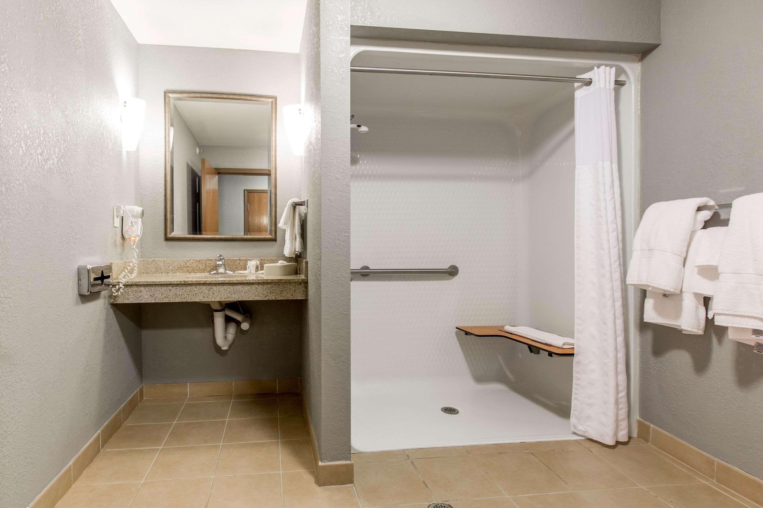 Comfort Suites Fairview Heights Bagian luar foto