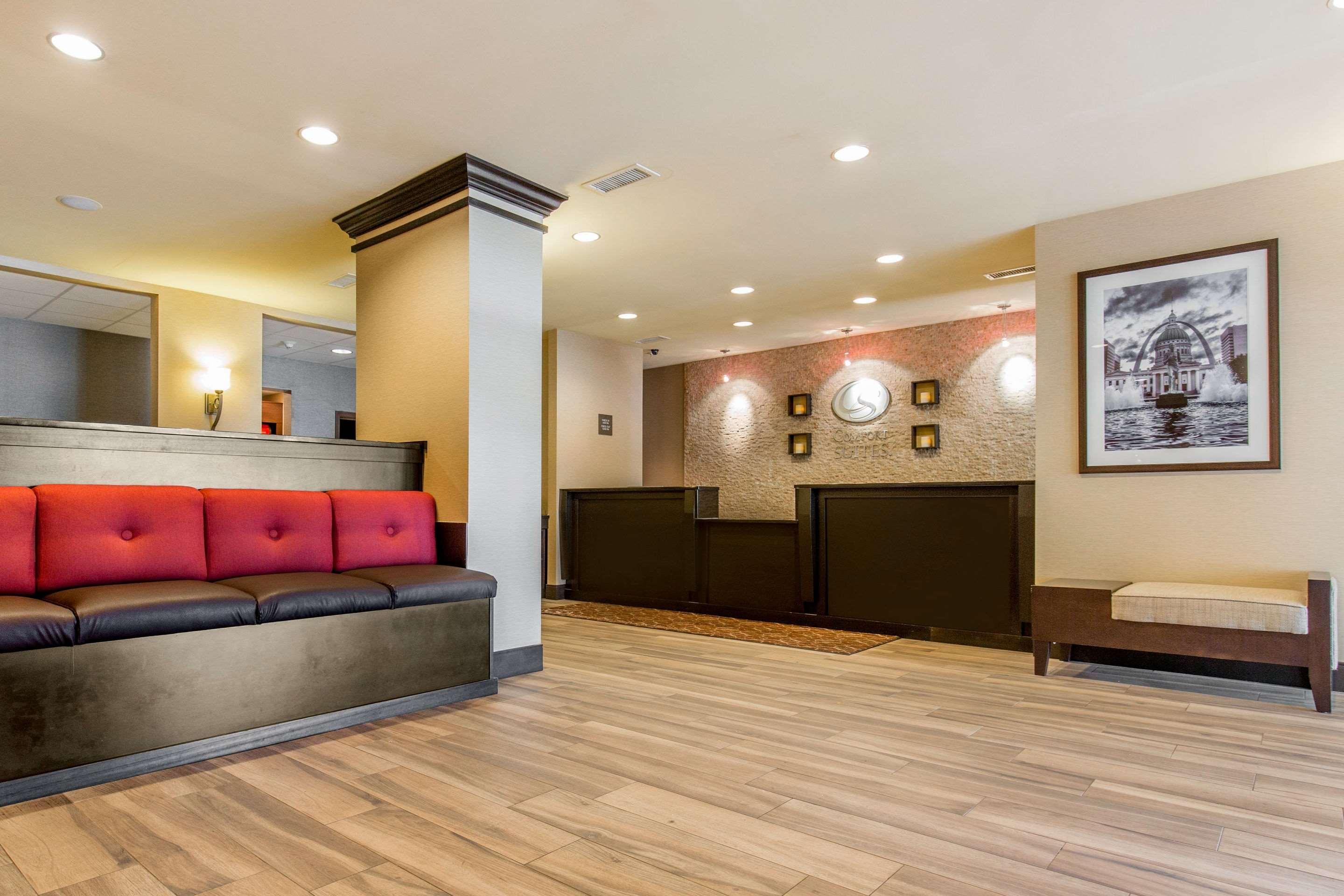 Comfort Suites Fairview Heights Bagian luar foto
