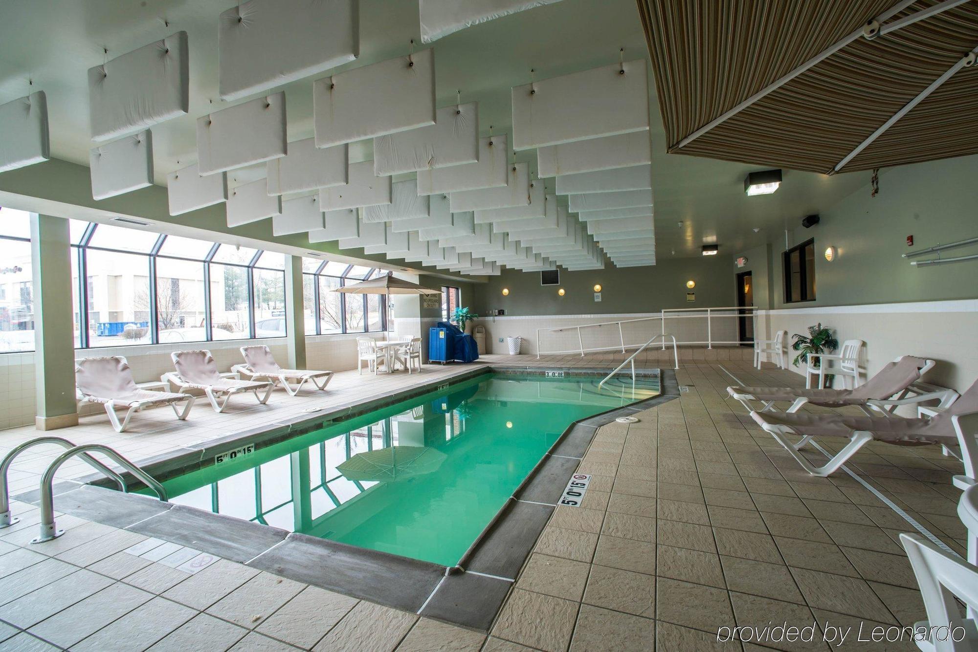 Comfort Suites Fairview Heights Bagian luar foto